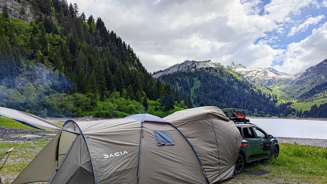 Il letto nel Suv, la prova del Pack sleep di nuovo Dacia Duster