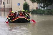 Maltempo in Emilia-Romagna, strade allagate a Faenza