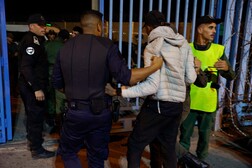 Violenti scontri in Marocco per tentativi di entrare a Ceuta