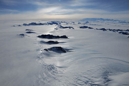 Una panoramica dei Monti Ellsworth, nell'Antartide occidentale (fonte: Steve Gibbs, BAS)