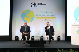 Il ministro degli Esteri Antonio Tajani e il presidente della Dante, Andrea Riccardi