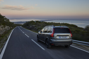 Dacia Jogger Hybrid (ANSA)