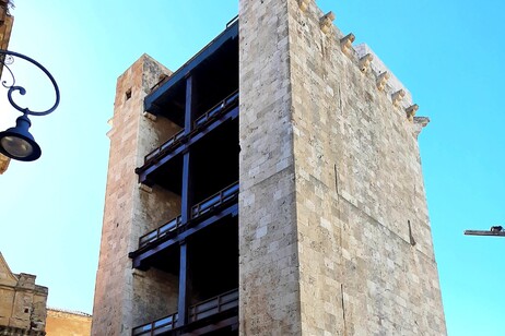 Cagliari, quartiere Castello e Torre elefante