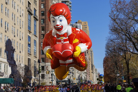 Dopo il gelato al bacon McDonald's abolisce gli ordini con IA