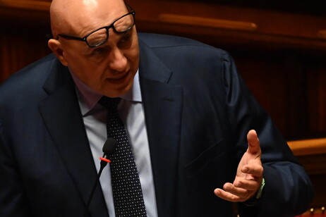 Il ministro Guido Crosetto