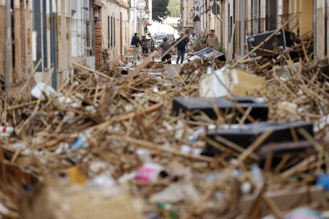 Soccorsi senza sosta a Valencia, 'non ottimisti'