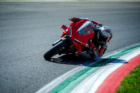 Nuova Ducati Panigale V4