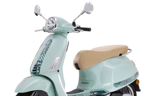 Vespa Primavera Batik unisce culture lontane