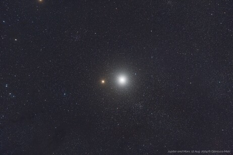 Marte e Giove su uno sfondo di stelle e nubi di polveri galattiche (foto: Gianluca Masi)