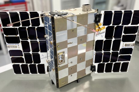 Il cubesat italiano Iperdrone.0, progettato per lavorare in orbita e rientrare a Terra (fonte: ASI)