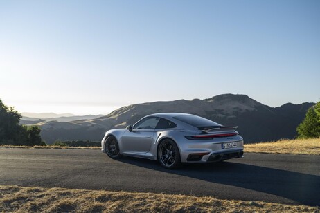 Nuova Porsche 911 Turbo 50 Anni