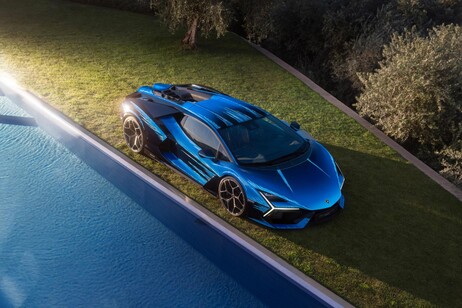 Nuova Lamborghini Revuelto Opera Unica