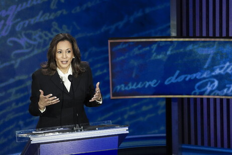 Kamala Harris durante il dibattito tv