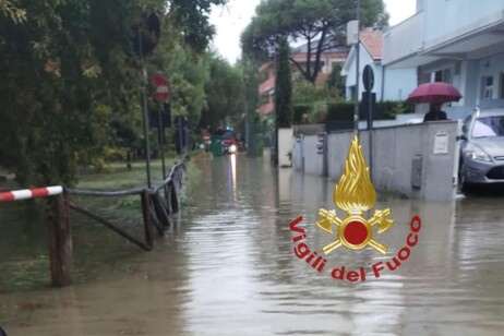 Vigili del Fuoco, allagamenti dopo pioggia e acquazzone a Pescara