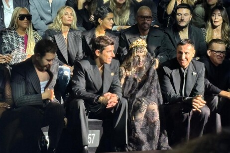 Madonna alla sfilata di Dolce e Gabbana