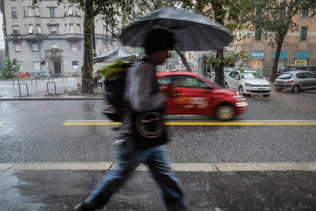 Maltempo: temporale a Milano, di notte in 4 ore 27 millimetri di pioggia