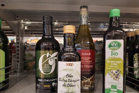 Coop, cresce preferenza degli italiani per l'olio made in Italy