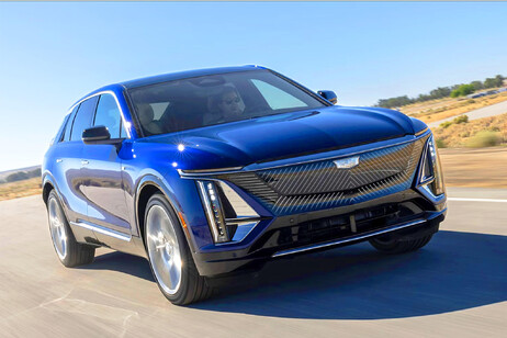 Cadillac Lyriq-V, suv elettrico alte prestazioni