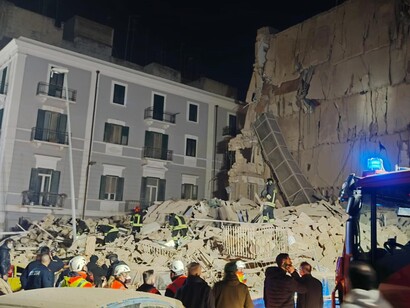 Palazzina pericolante crolla a Bari, era già stata sgomberata