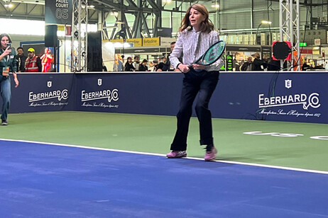 Santanché visita Racquet Trend Expo e gioca a tennis