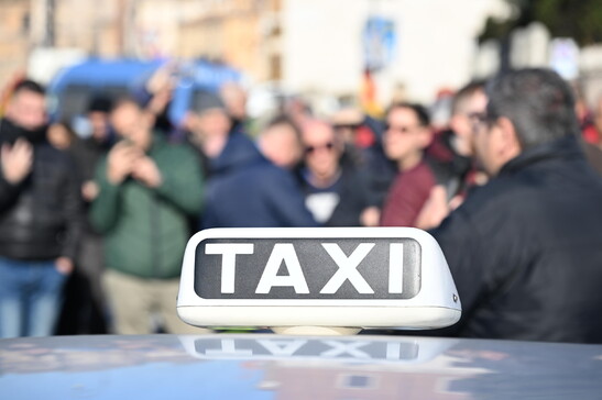 Roma: assemblea Taxi USB