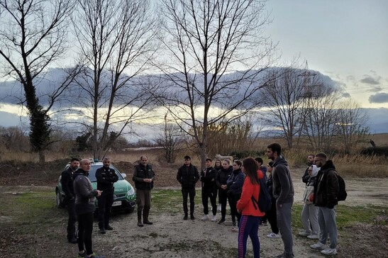 Ambiente, studenti a lezione sulle sponde del fiume Pescara