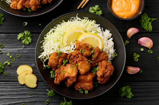 Japanese Fried crispy Chicken Karaage foto iStock.