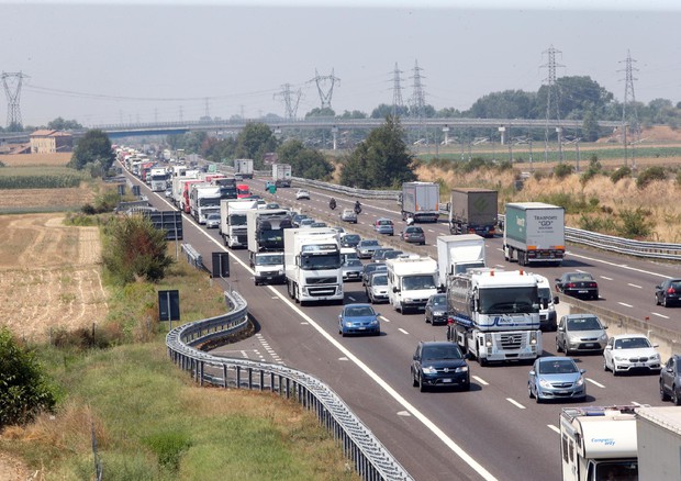 In auto d'estate i bimbi sono a rischio colpo di calore © ANSA 