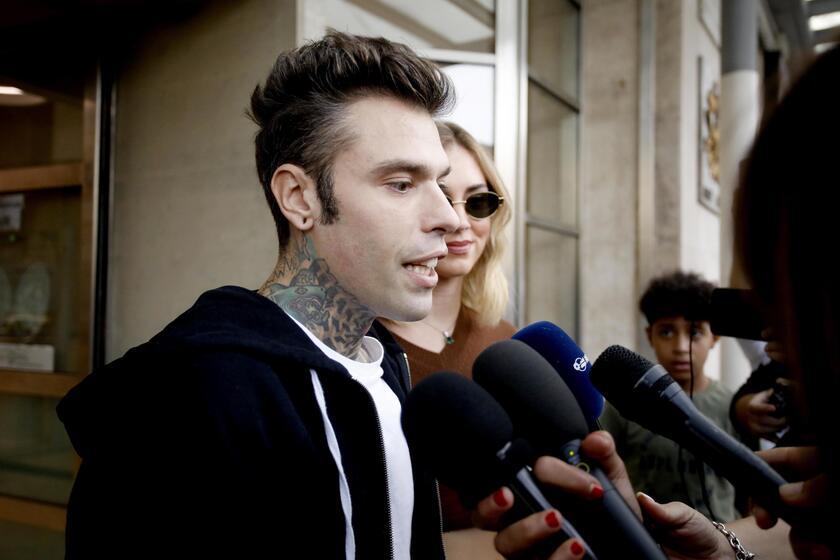 ++ Fedez dimesso, lascia ora il Fatebenefratelli ++