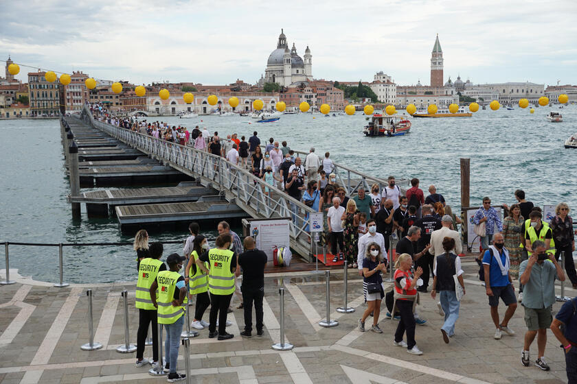 Venezia mette un limite ai gruppi organizzati, al massimo in 25 - ALL RIGHTS RESERVED