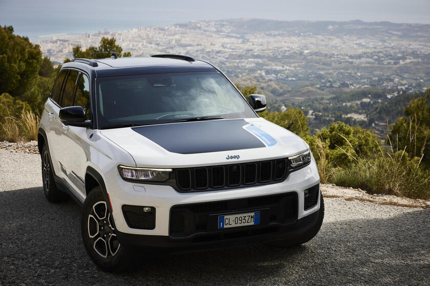 Nuova Jeep Grand Cherokee - RIPRODUZIONE RISERVATA