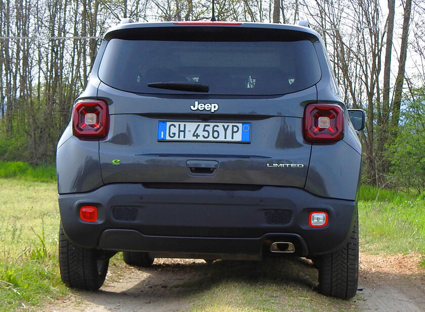 Jeep Renegade e-Hybrid - RIPRODUZIONE RISERVATA