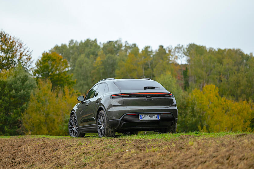 Porsche Macan 4