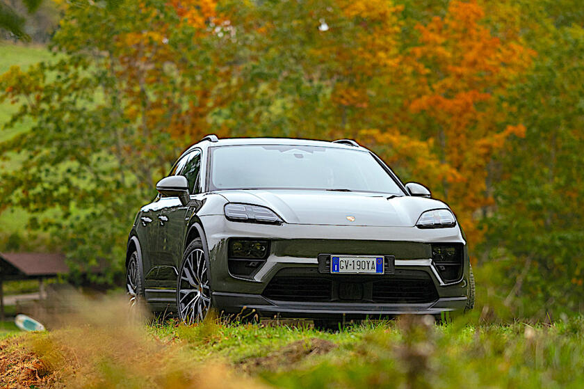 Porsche Macan 4