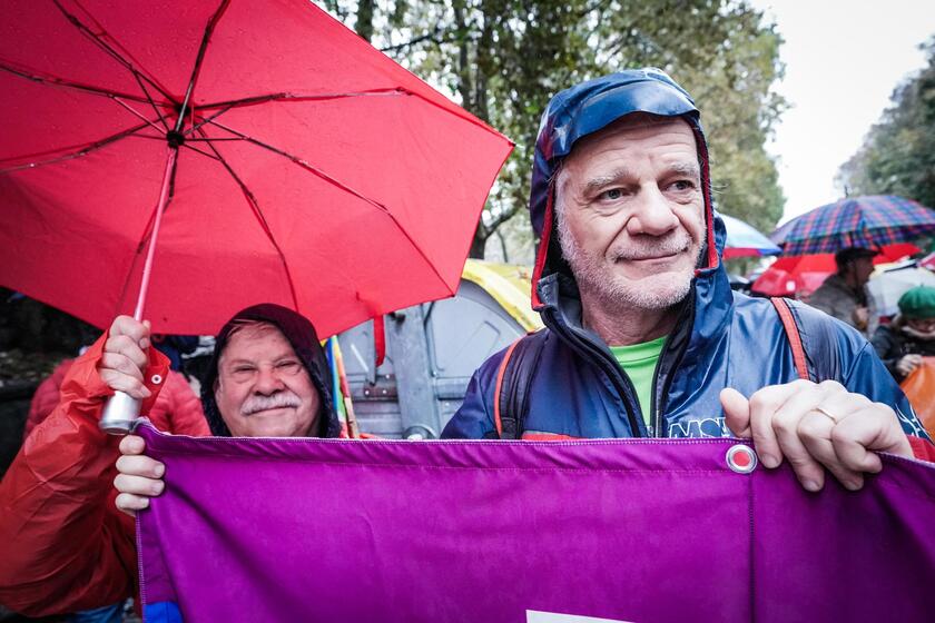 Corteo per la pace sfila a Torino