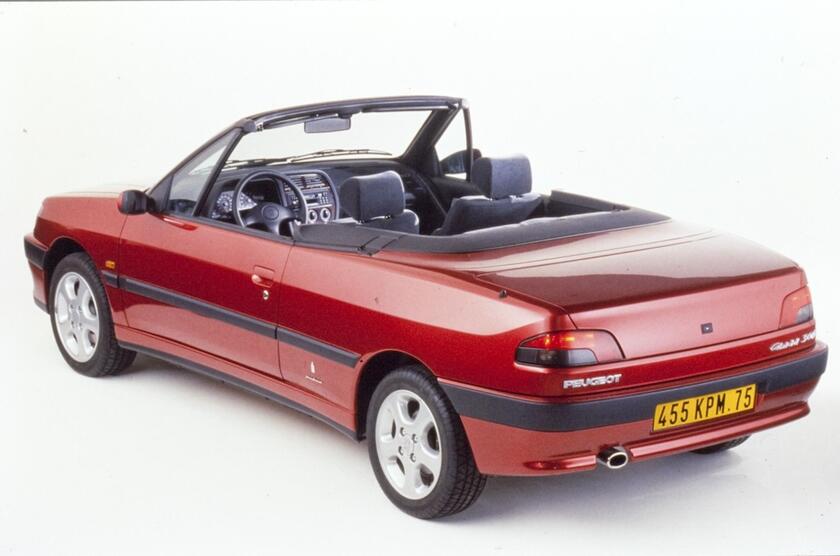 Peugeot 306 Cabriolet, oltre 30 anni di eleganza