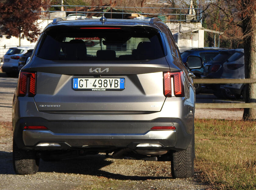 Kia Sorento Full Hybrid sette posti