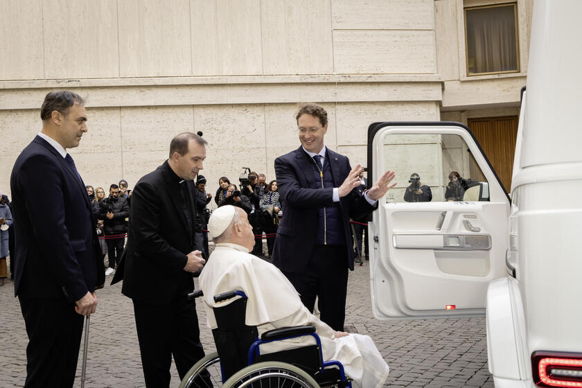 E’ Mercedes la prima 'papamobile' elettrica