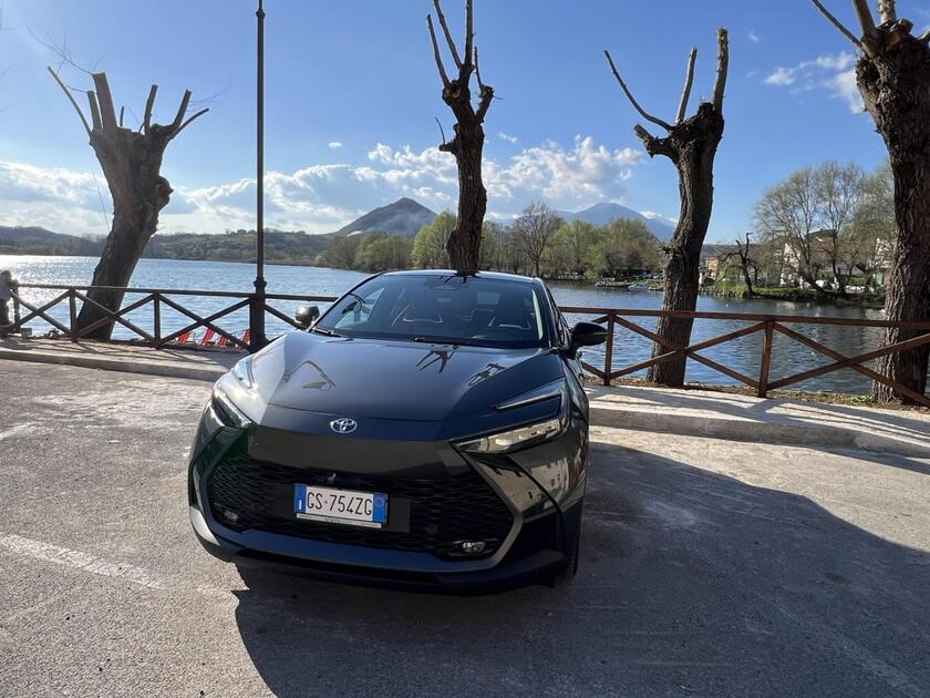 Nuova Toyota C-HR