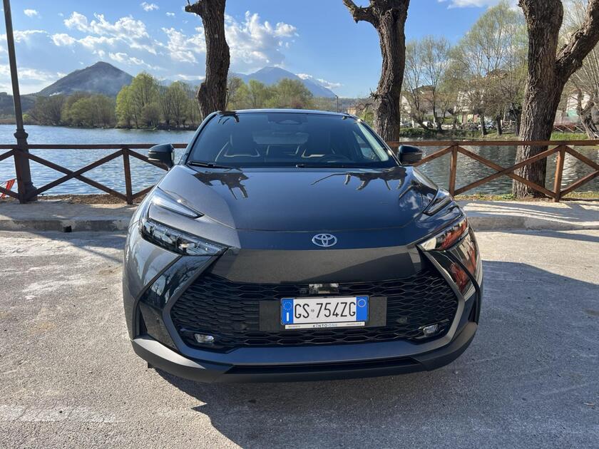 Nuova Toyota C-HR