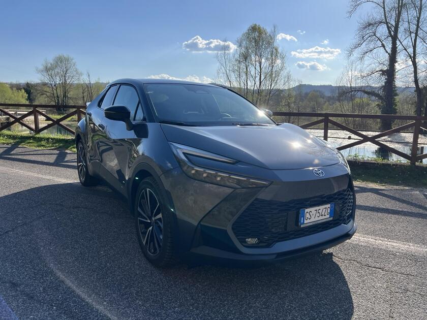 Nuova Toyota C-HR