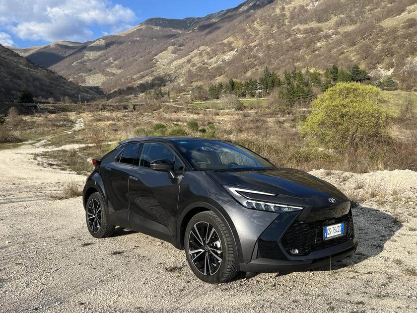 Nuova Toyota C-HR