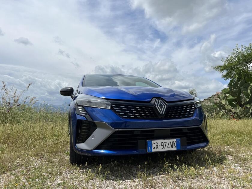 Renault Clio E-Tech: ibrida dall’accento sportivo