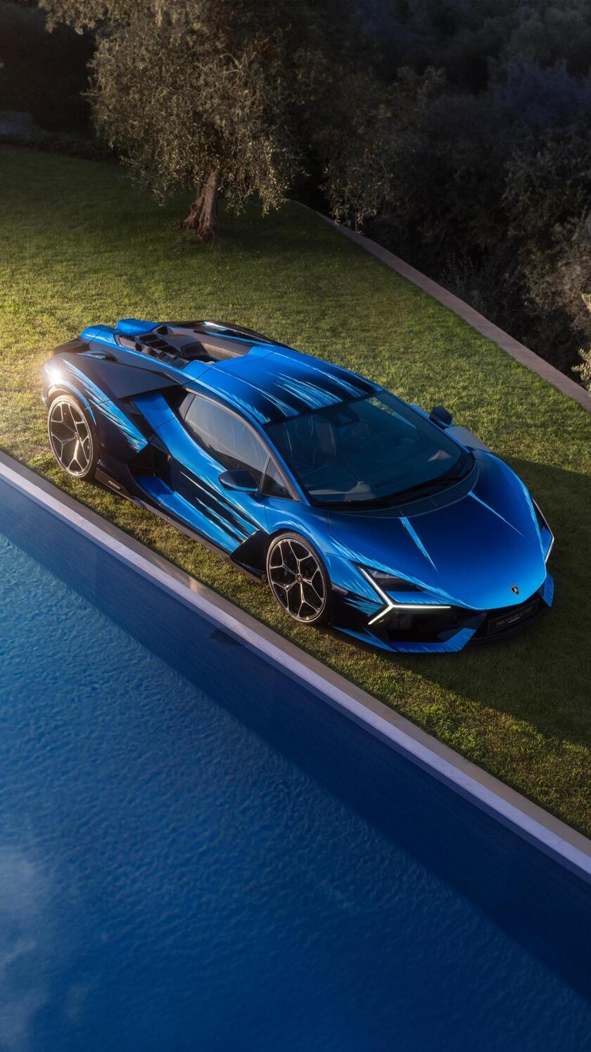 Nuova Lamborghini Revuelto Opera Unica