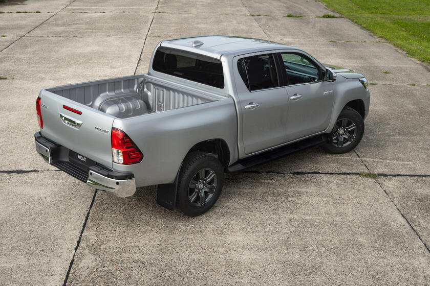 Toyota Hilux Double Cab 2.8 D Hybrid 48V