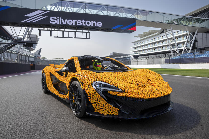 McLaren P1 LEGO Technic