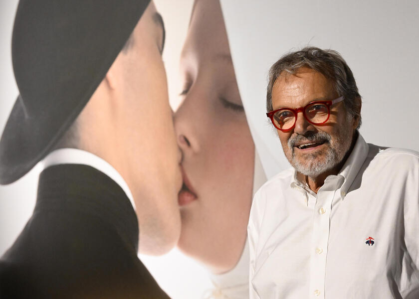 Oliviero Toscani ricoverato, gli scatti celebri