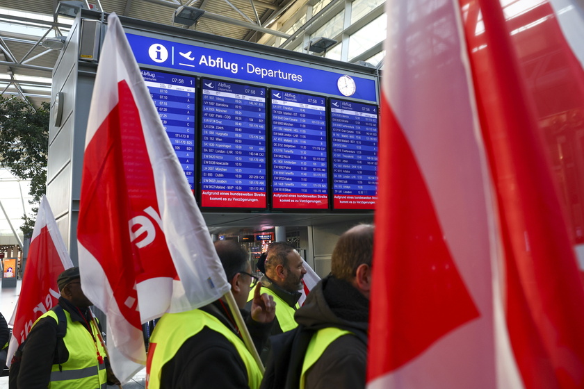 24-hour strike at several airports in Germany