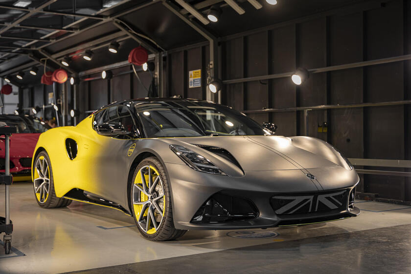 Lotus, arriva in gamma l’Emira Turbo SE