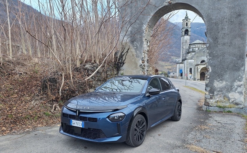 Lancia Ypsilon Cassina Mild Hybrid